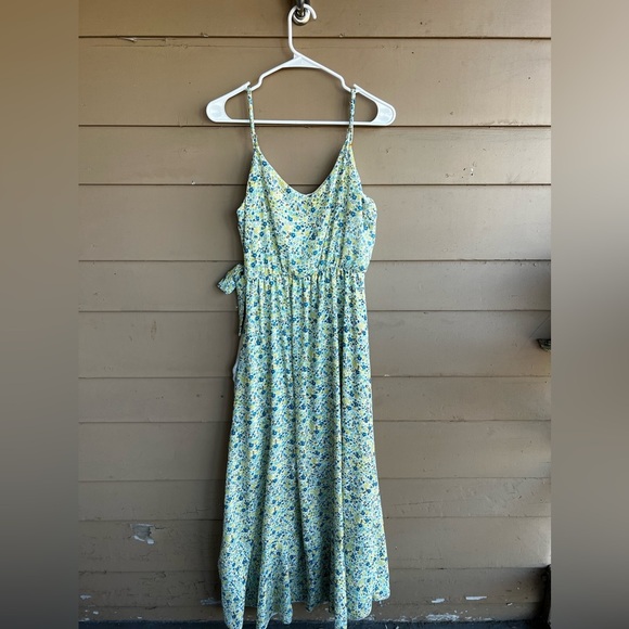 Altar’d State Green Floral Midi Dress Faux Wrap Women's Size Medium - Picture 8 of 8